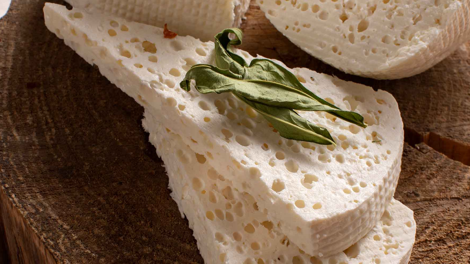 Oleogelación mejora textura y perfil lipídico del queso vegano